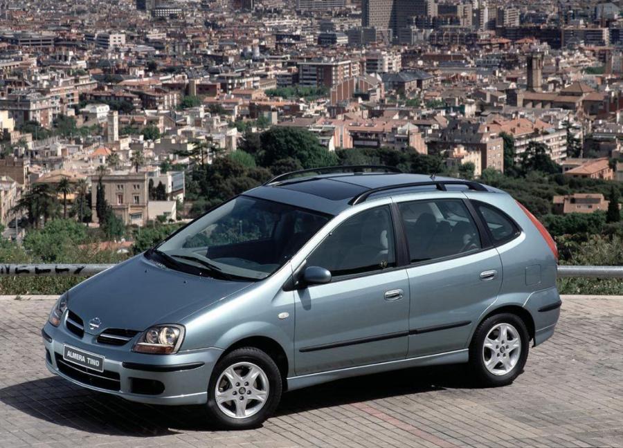  Nissan Almera Tino 2000 года  (фото 2 из 18)